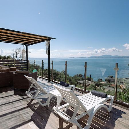 The Greystone Seaview House By Konnect Vila Nisaki  Exterior foto